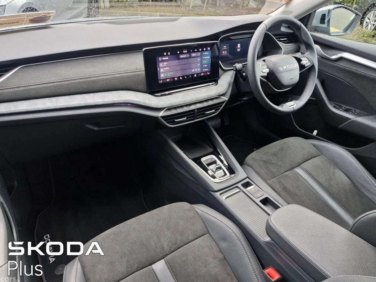 Skoda Octavia Saloon, Petrol, 2026, Grey