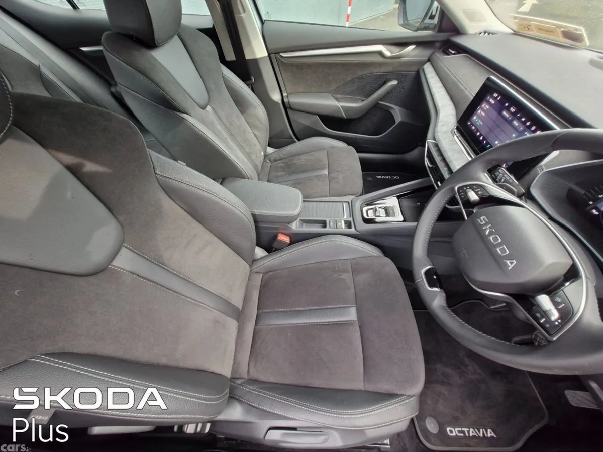 Skoda Octavia Saloon, Petrol, 2026, Grey