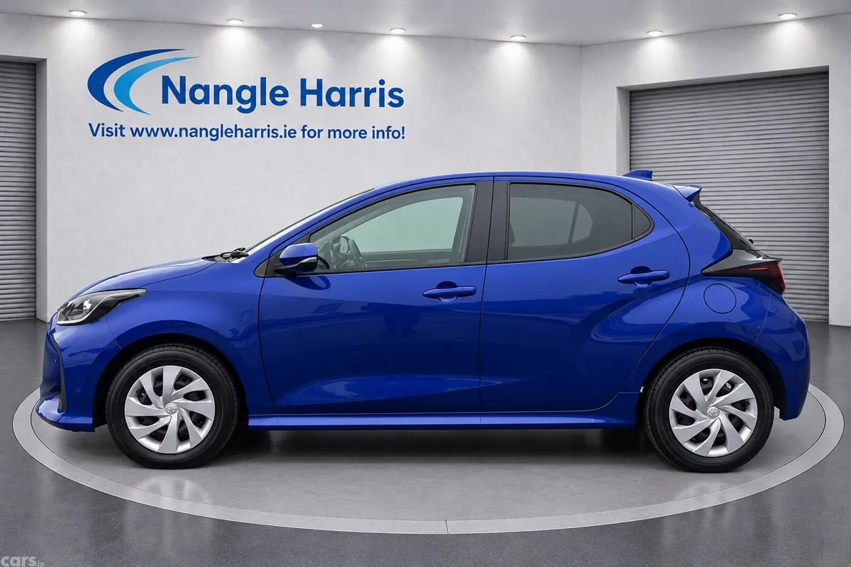 Toyota Yaris Hatchback, Petrol Hybrid, 2021, Blue