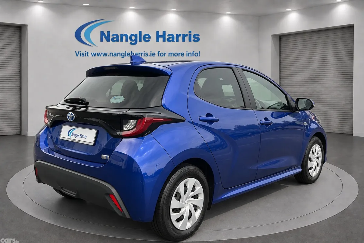 Toyota Yaris Hatchback, Petrol Hybrid, 2021, Blue