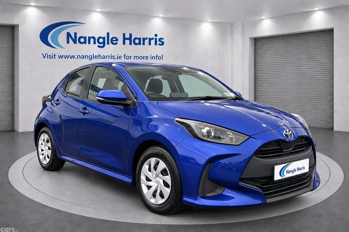 Toyota Yaris Hatchback, Petrol Hybrid, 2021, Blue