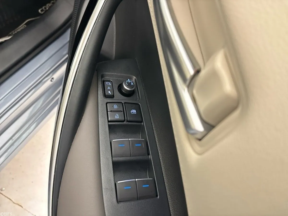 Toyota Corolla Saloon, Petrol Hybrid, 2023, Grey