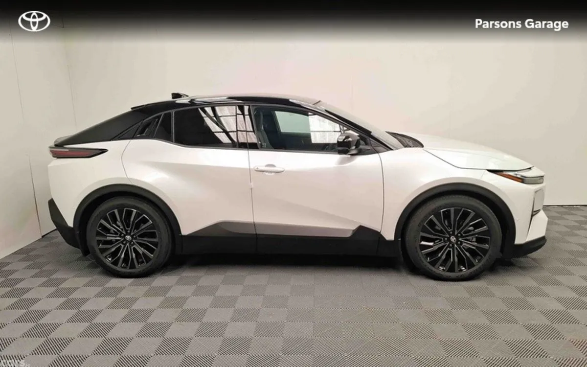 Toyota C-HR Estate, Electric, 2026, White
