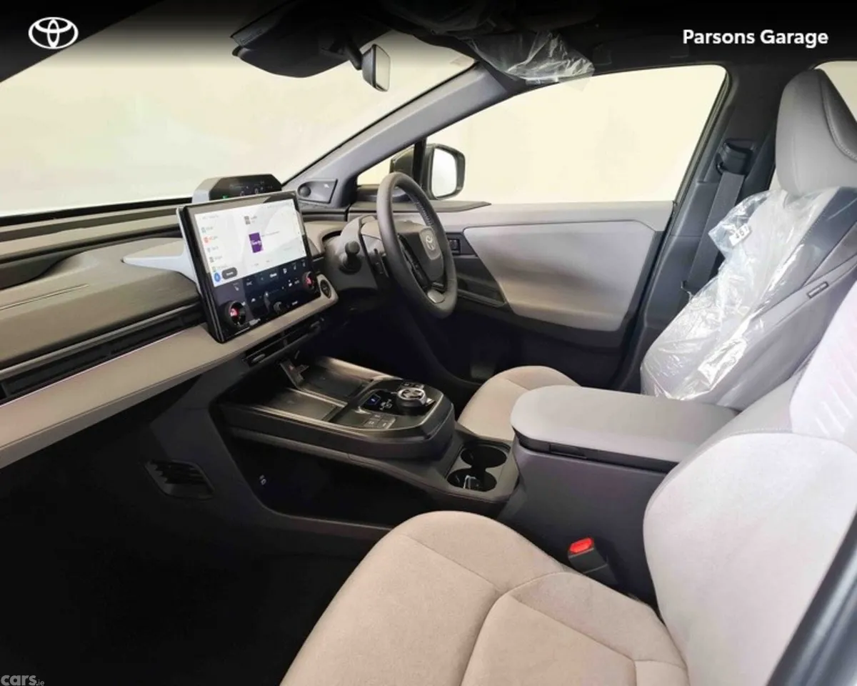 Toyota C-HR Estate, Electric, 2026, White