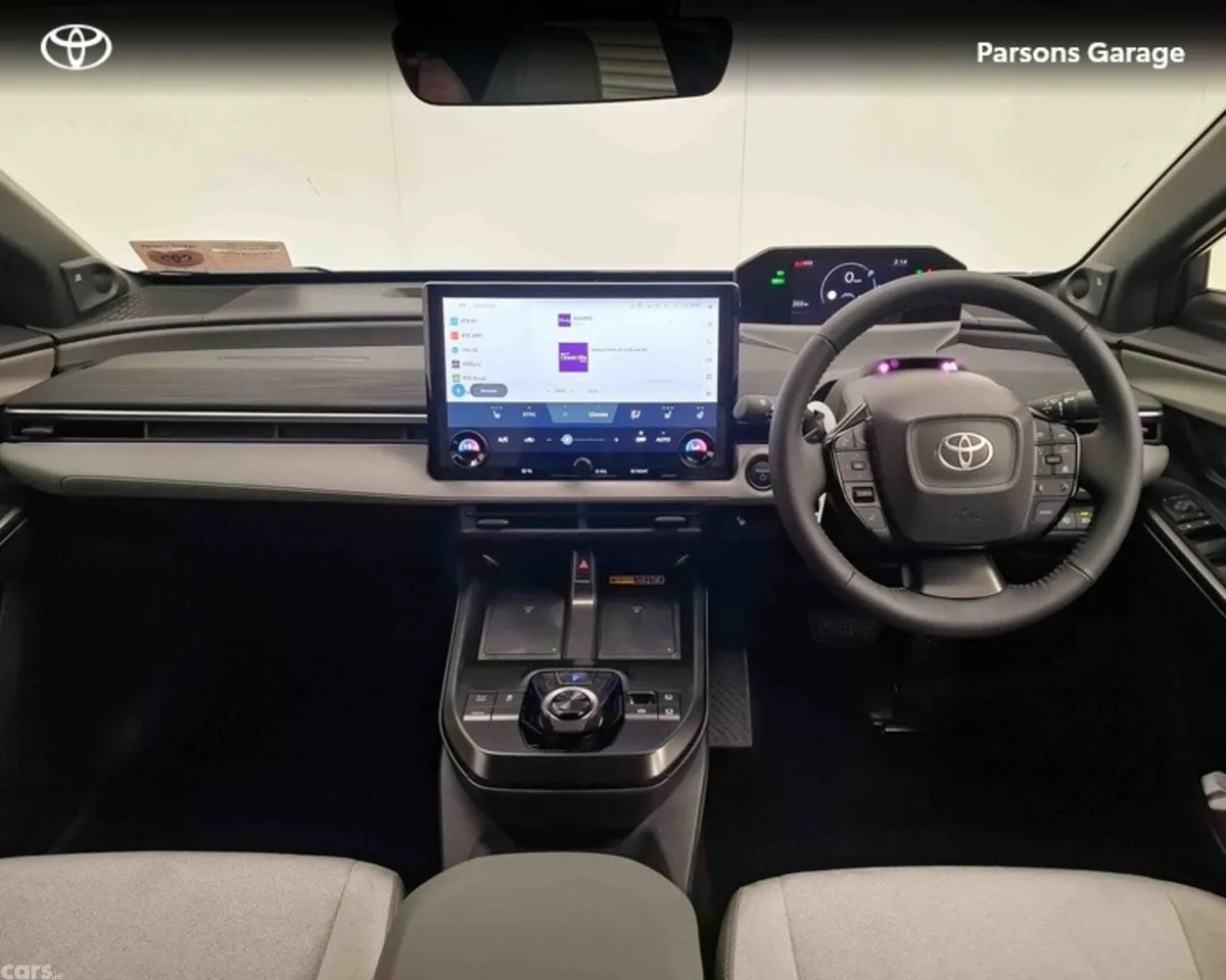 Toyota C-HR Estate, Electric, 2026, White