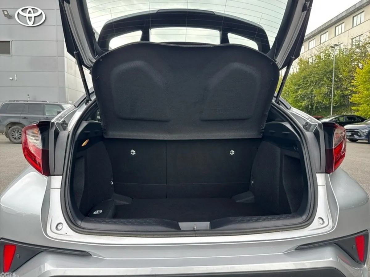 Toyota C-HR SUV, Petrol Hybrid, 2023, Silver