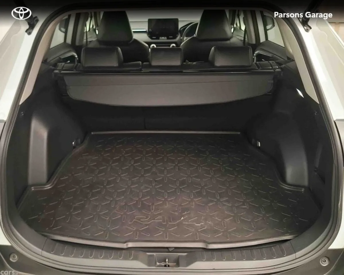 Toyota RAV4 SUV, Petrol Hybrid, 2023, White