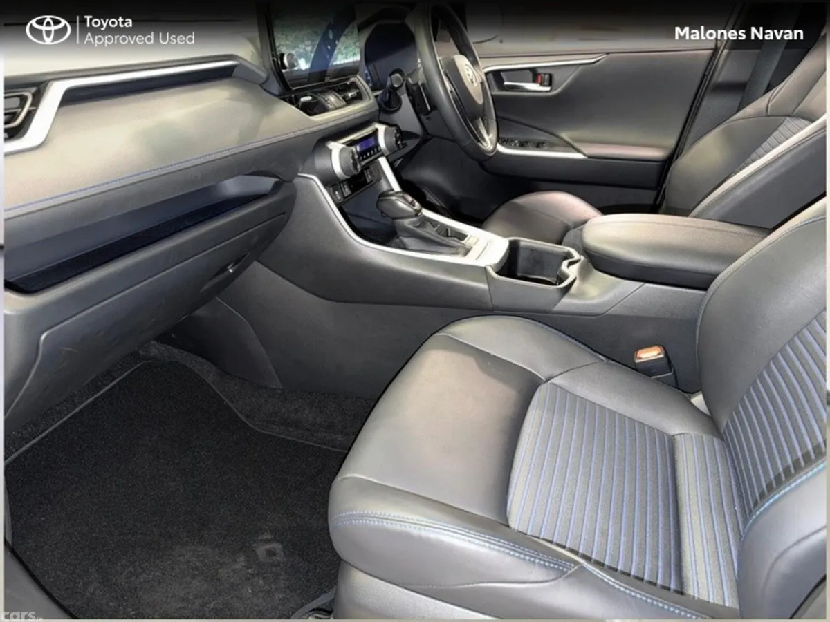 Toyota RAV4 SUV, Petrol Hybrid, 2023, White