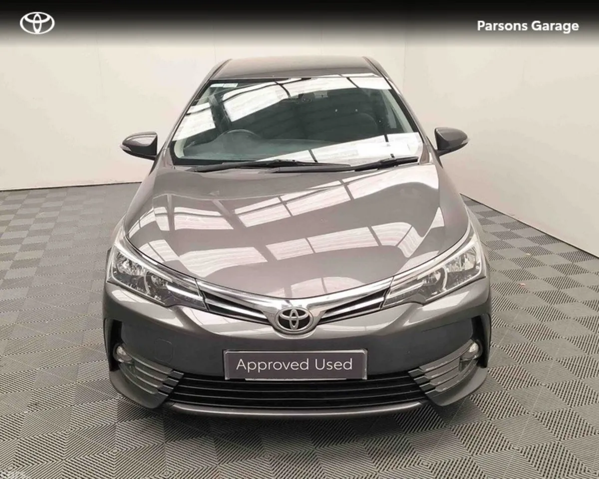 Toyota Corolla Saloon, Petrol, 2017, Grey