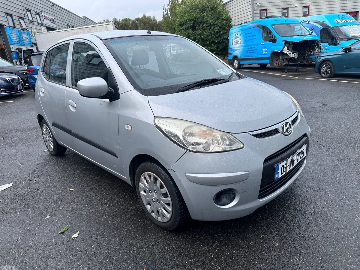 Hyundai i10 Hatchback, Petrol, 2009, Silver