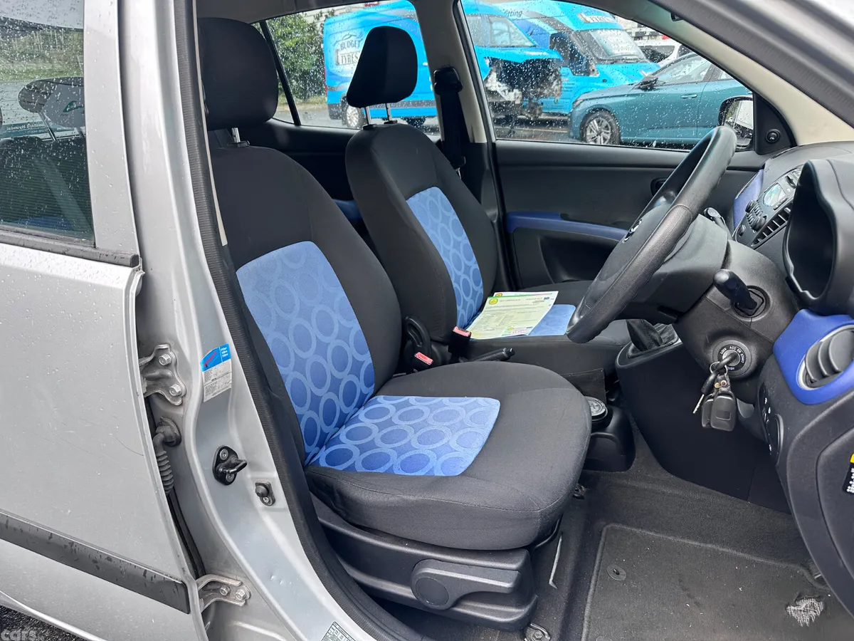 Hyundai i10 Hatchback, Petrol, 2009, Silver