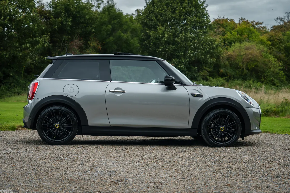 Mini Electric Hatchback, Electric, 2023, Grey