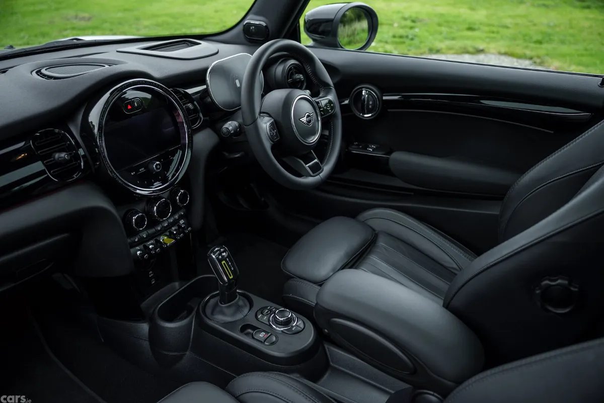 Mini Electric Hatchback, Electric, 2023, Grey