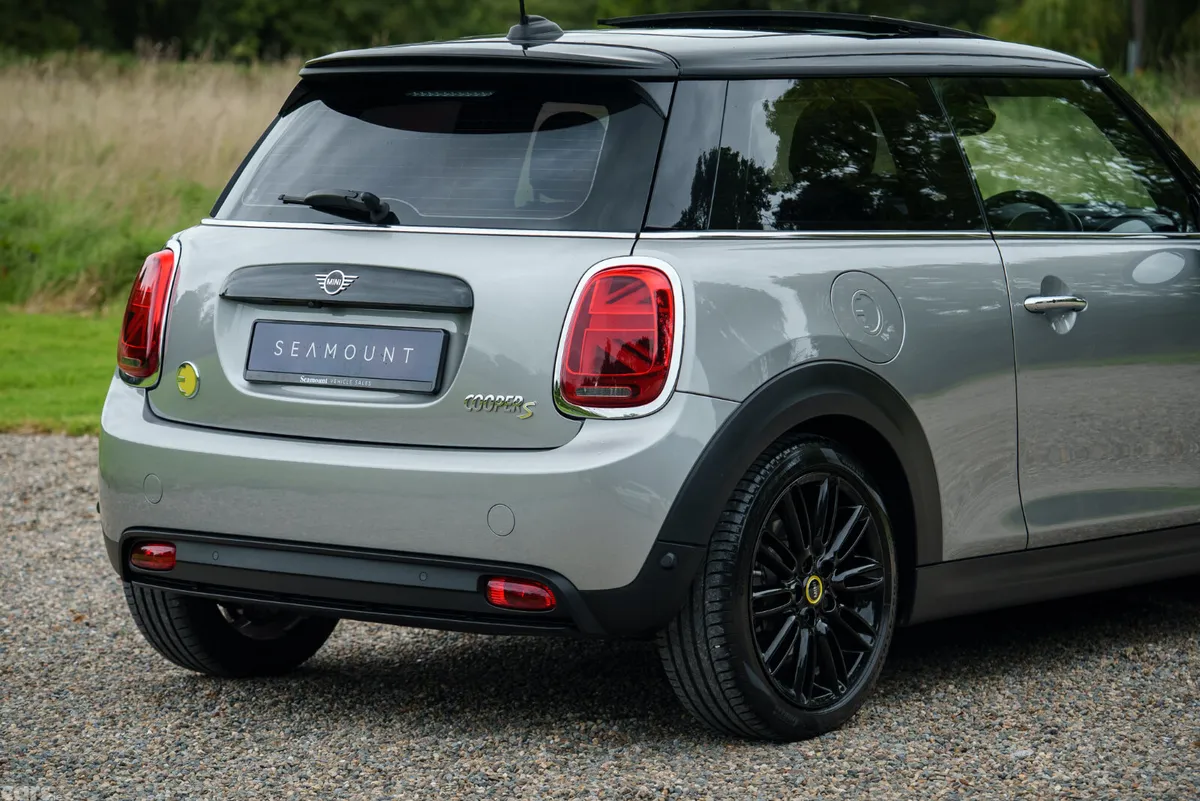 Mini Electric Hatchback, Electric, 2023, Grey