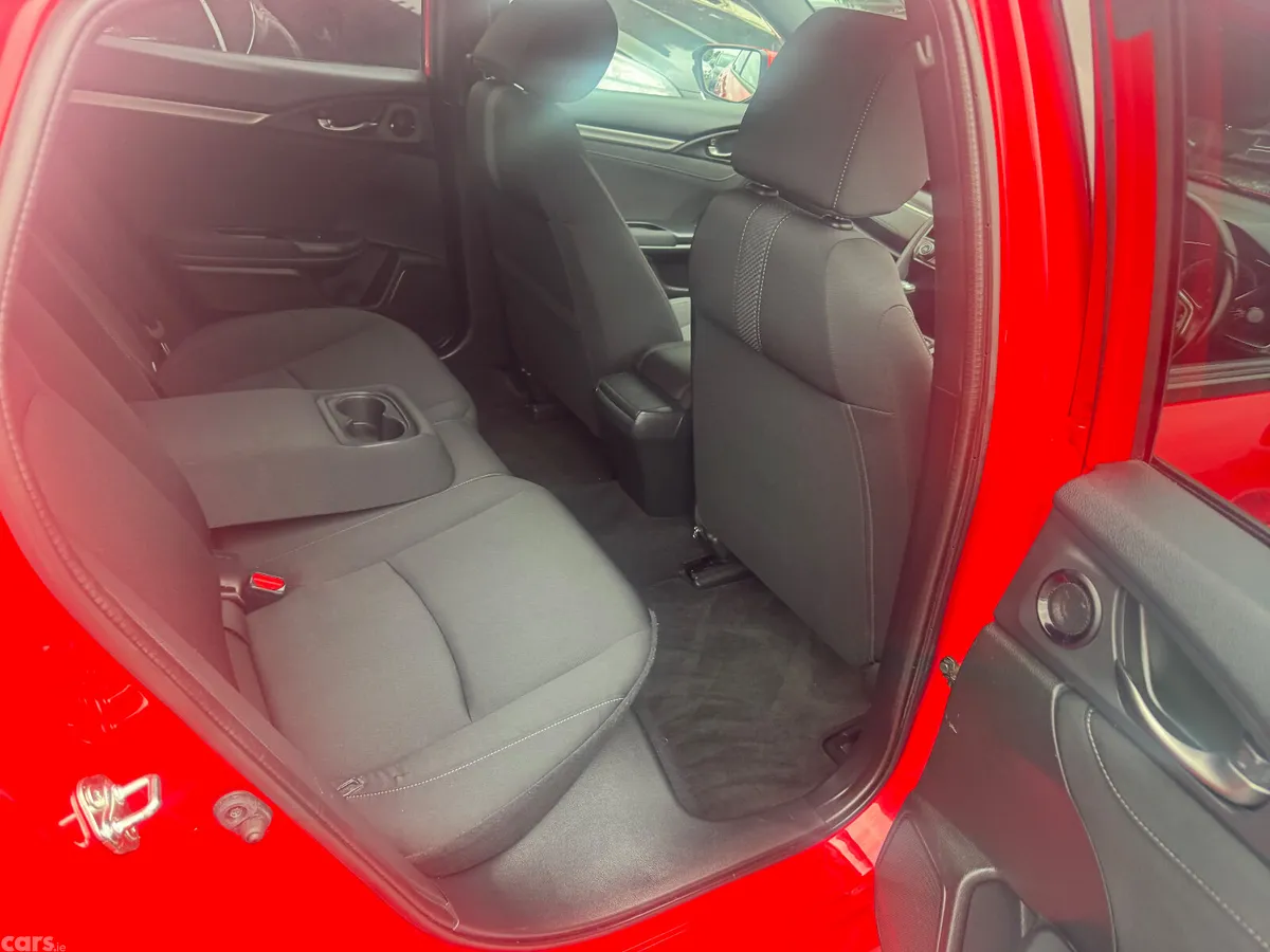 Honda Civic Hatchback, Diesel, 2019, Red