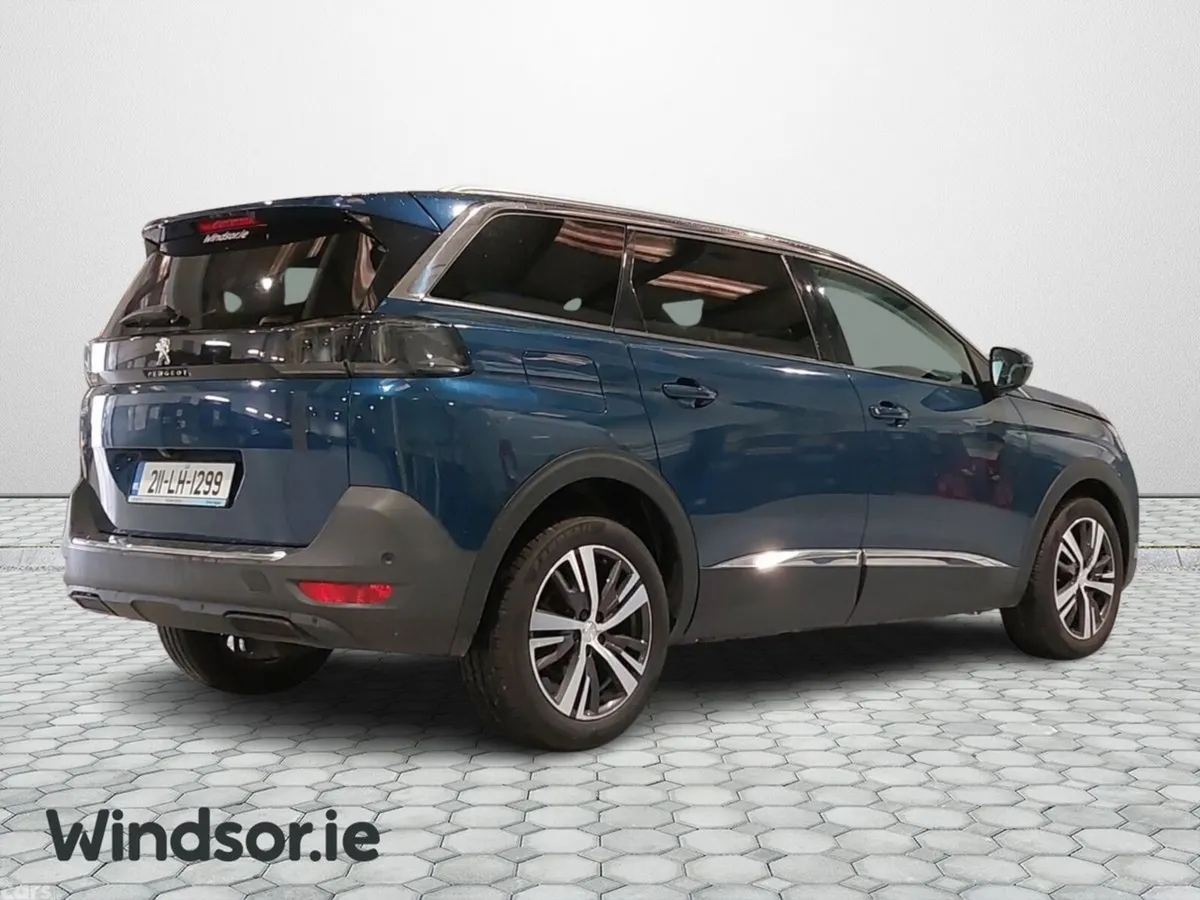 Peugeot 5008 MPV, Petrol, 2021, Blue