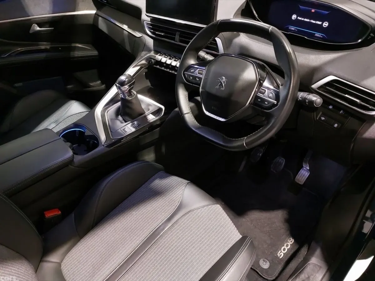 Peugeot 5008 MPV, Petrol, 2021, Blue