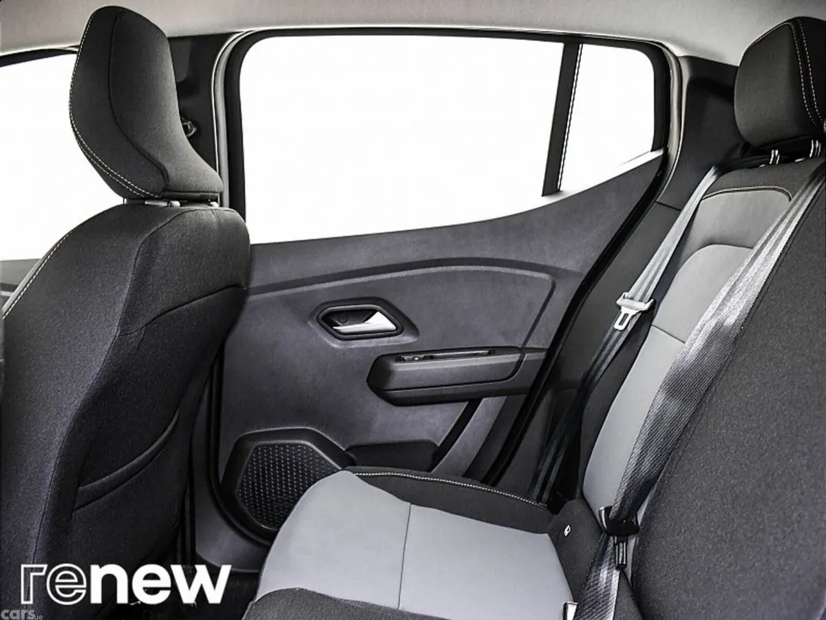 Dacia Sandero Stepway SUV, Petrol, 2024, Beige