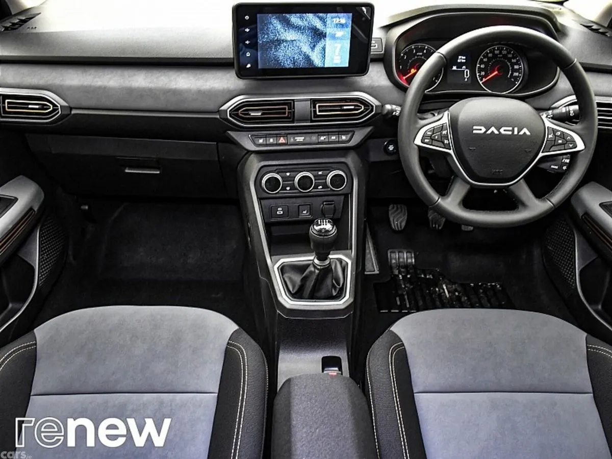 Dacia Sandero Stepway SUV, Petrol, 2024, Beige