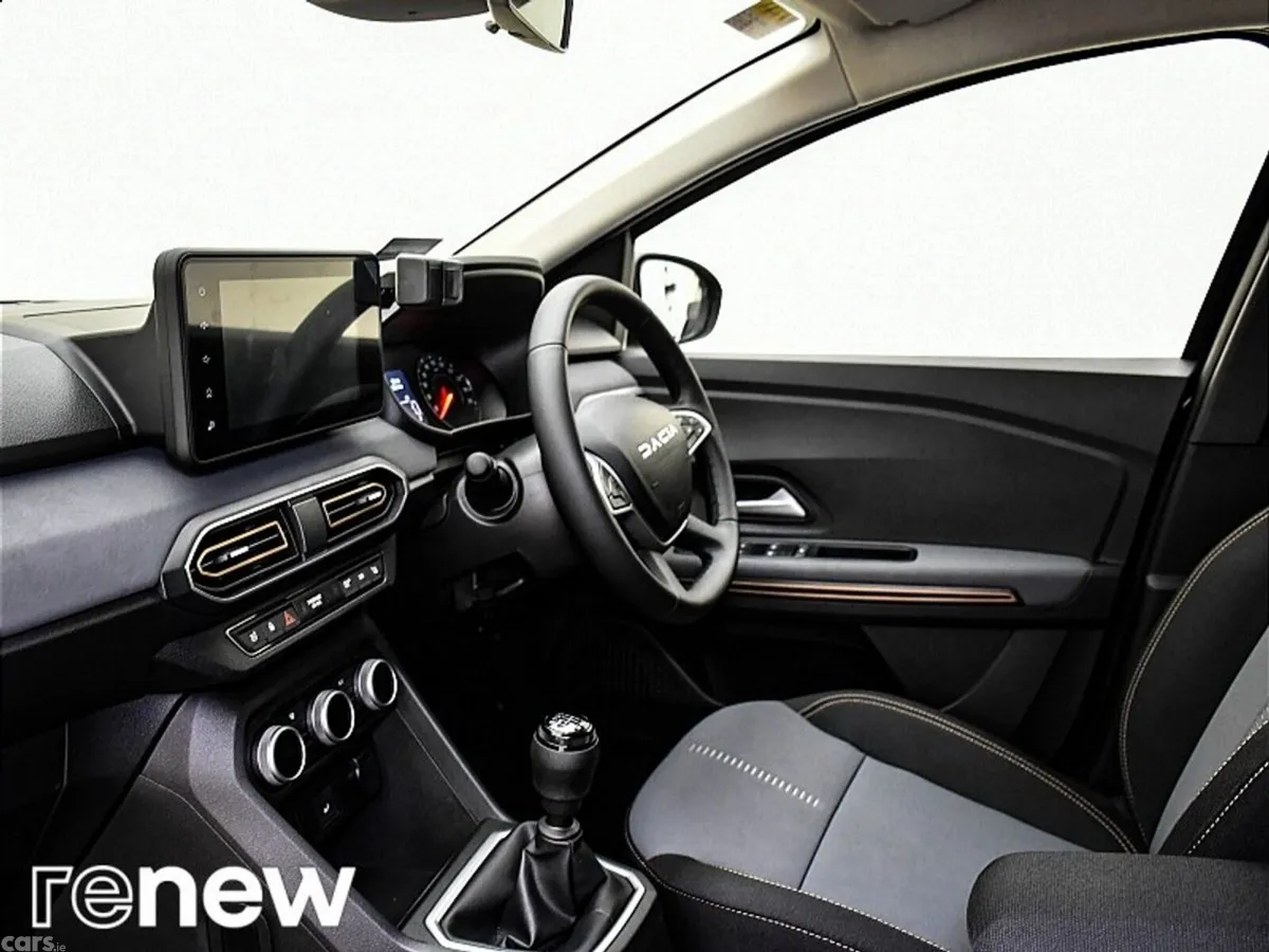 Dacia Sandero Stepway SUV, Petrol, 2024, Beige
