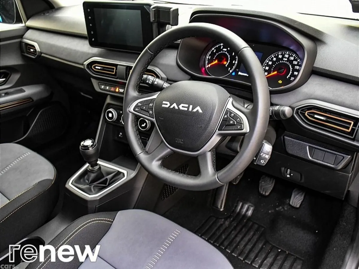 Dacia Sandero Stepway SUV, Petrol, 2024, Beige