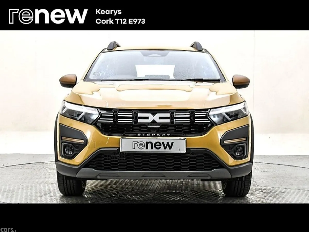 Dacia Sandero Stepway SUV, Petrol, 2024, Beige