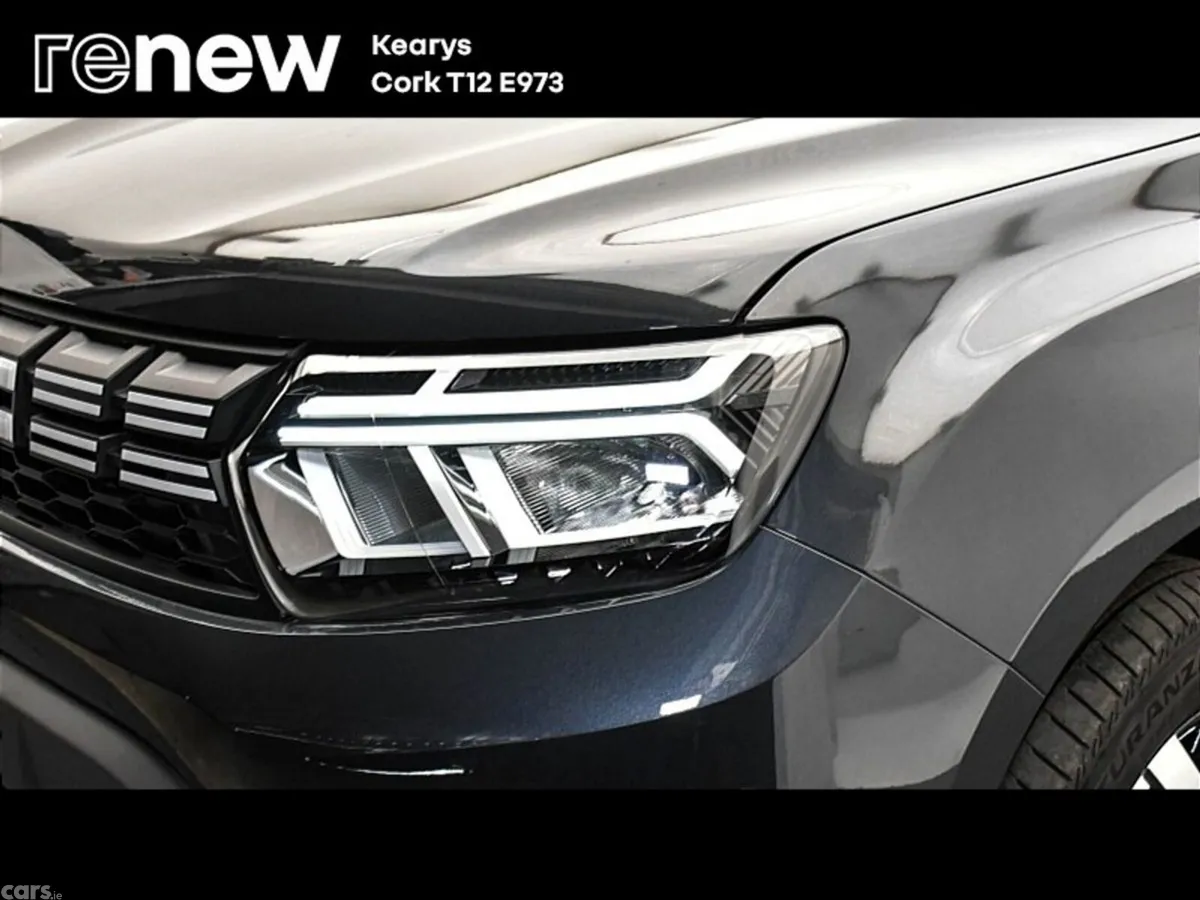 Dacia Duster SUV, Petrol, 2023, Grey