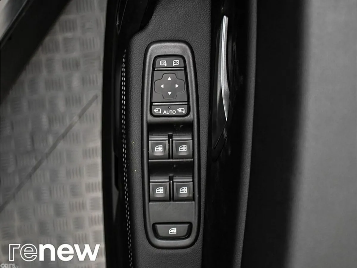 Dacia Duster SUV, Petrol, 2023, Grey