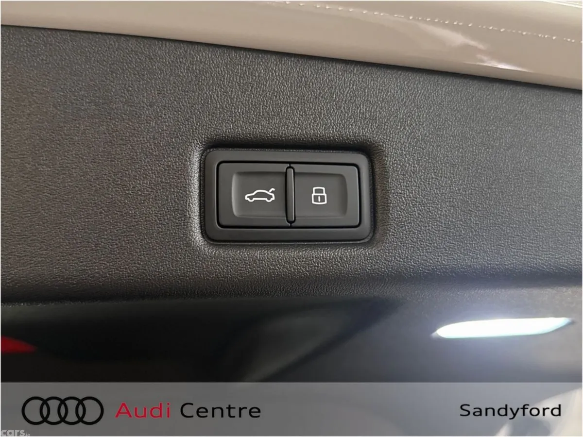 Audi Q5 Hatchback, Petrol Plug-in Hybrid, 2026, White
