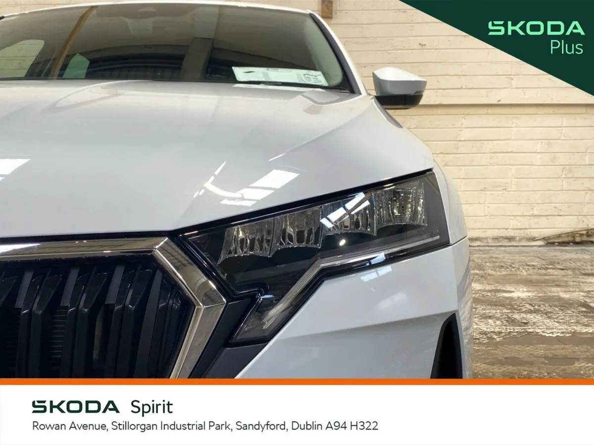 Skoda Octavia Saloon, Petrol, 2026, White