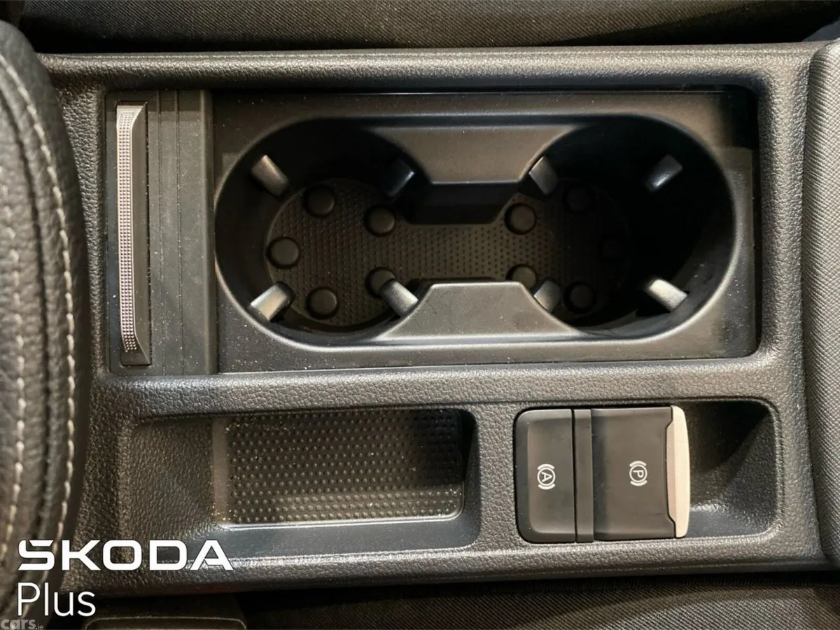 Skoda Octavia Saloon, Petrol, 2026, White