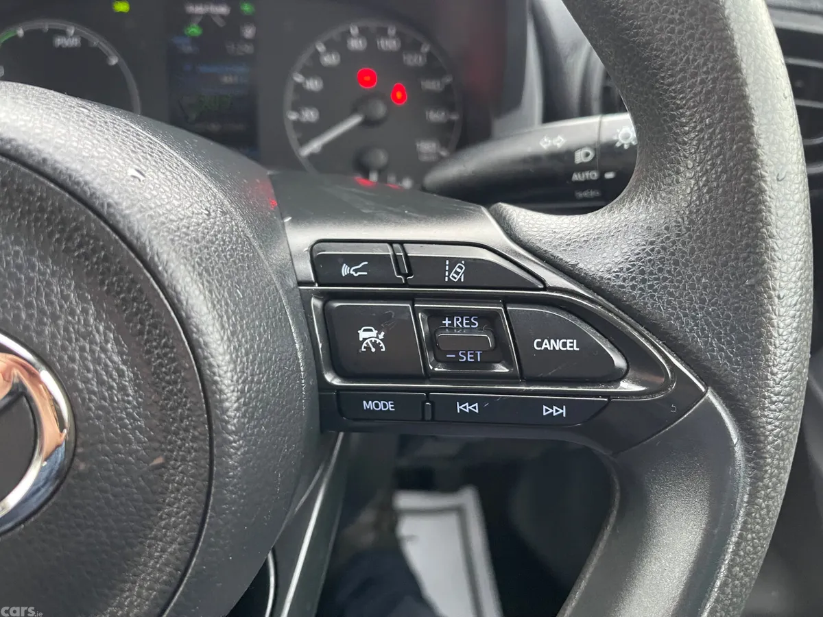 Toyota Yaris Hatchback, Petrol Hybrid, 2021, Silver