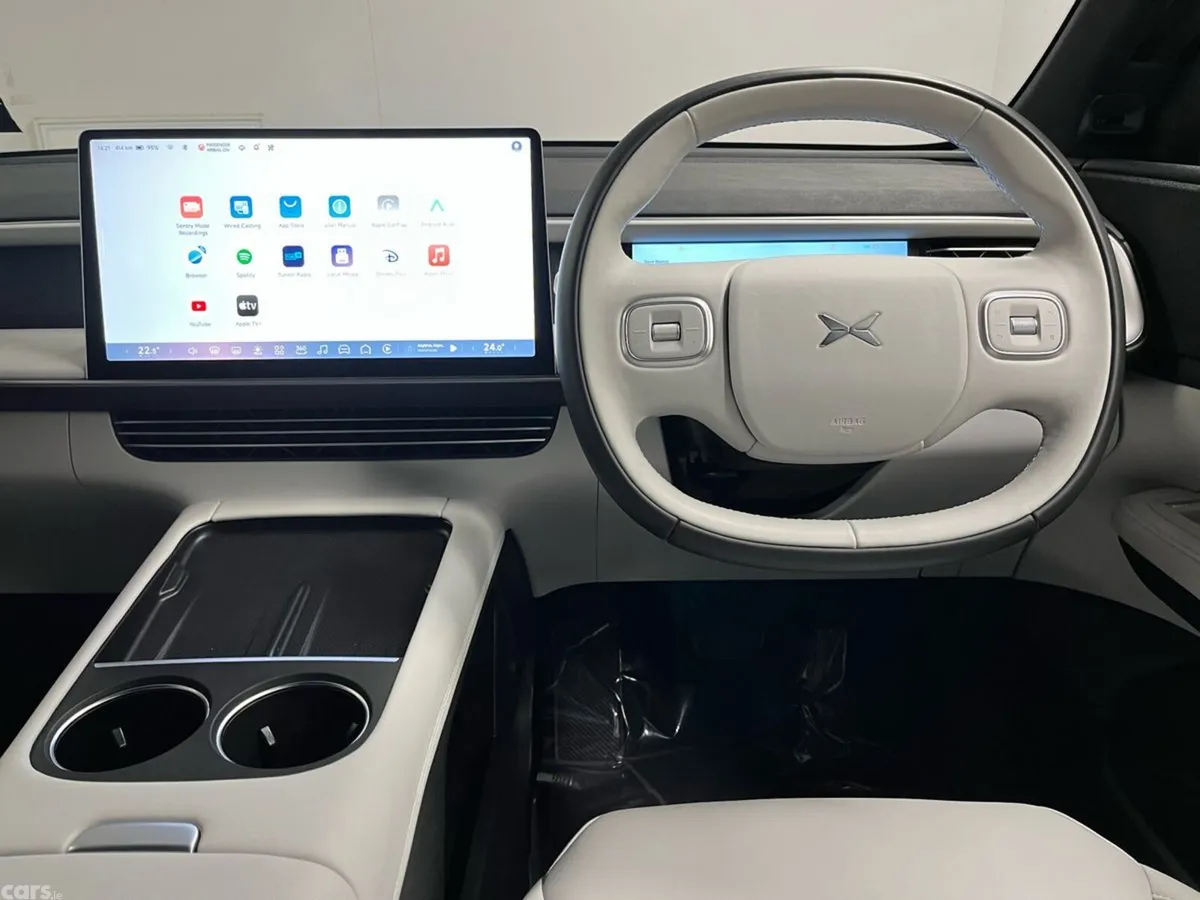 XPeng G6 Hatchback, Electric, 2025, Grey