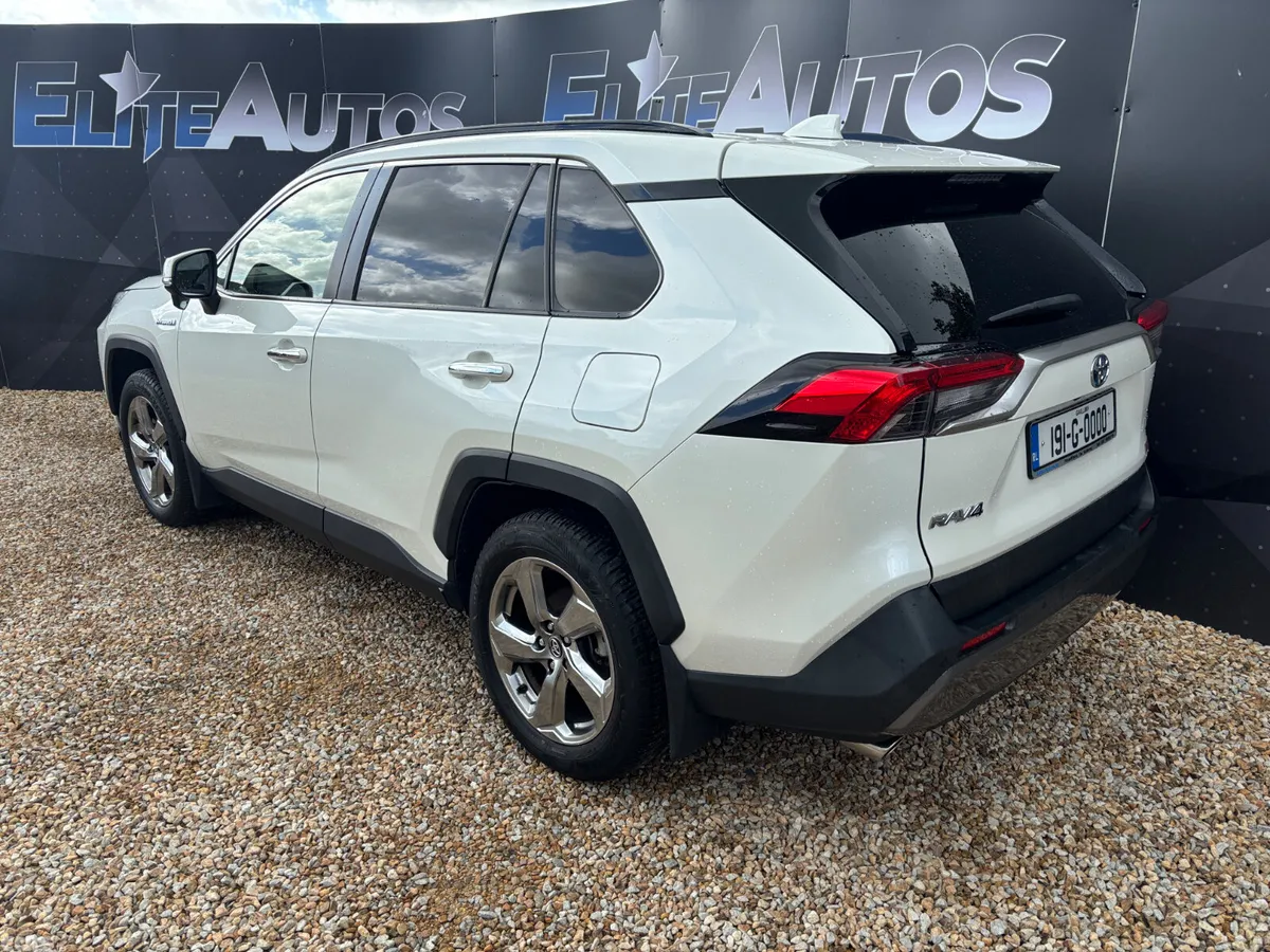 Toyota RAV4 SUV, Petrol Hybrid, 2019, White