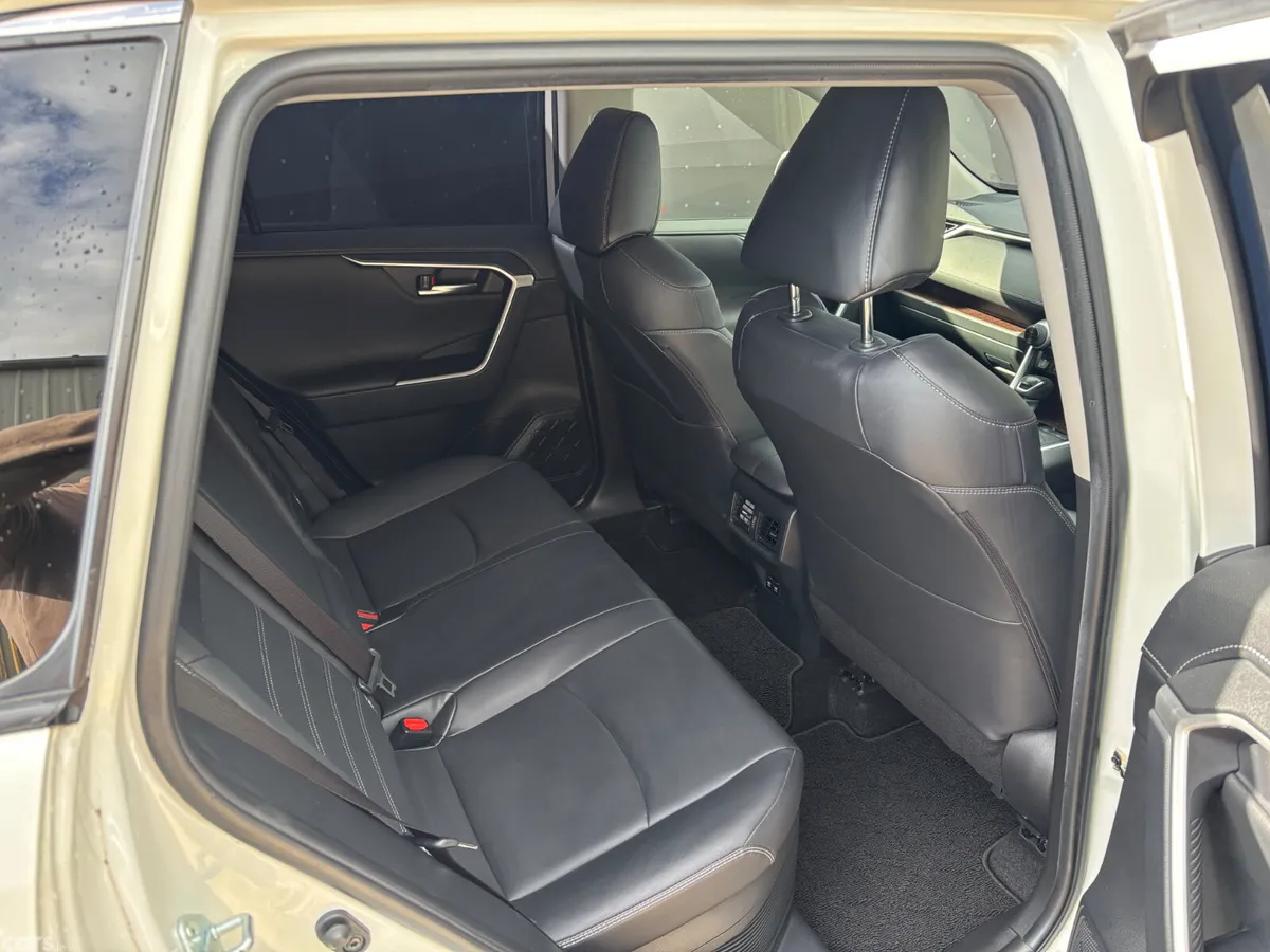 Toyota RAV4 SUV, Petrol Hybrid, 2019, White