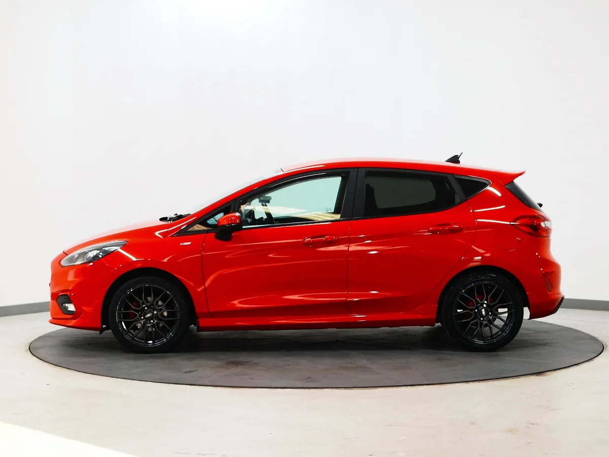 Ford Fiesta Hatchback, Petrol, 2021, Red