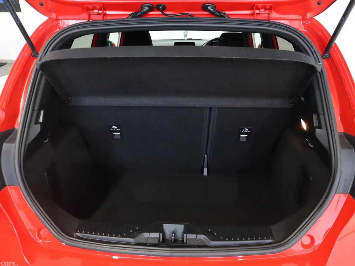 Ford Fiesta Hatchback, Petrol, 2021, Red