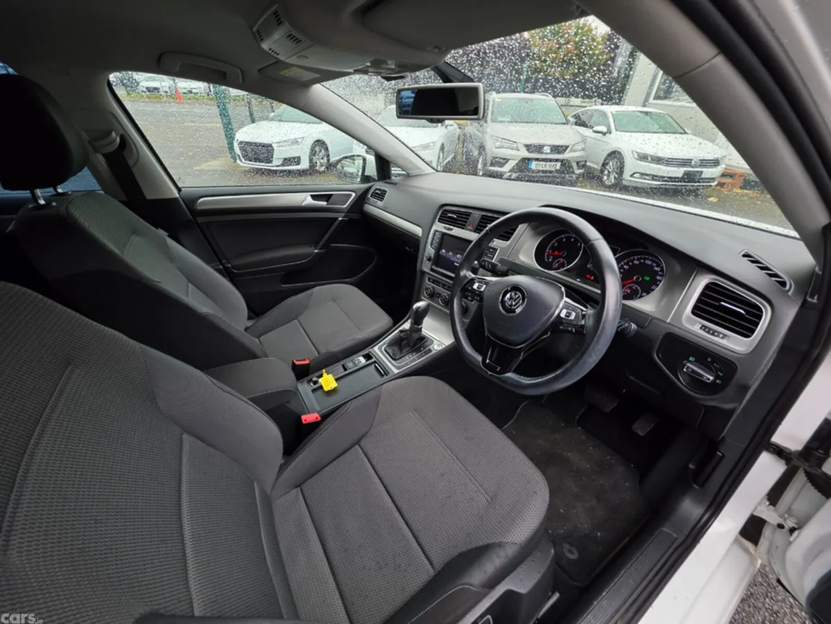 Volkswagen Golf Hatchback, Petrol, 2015, White