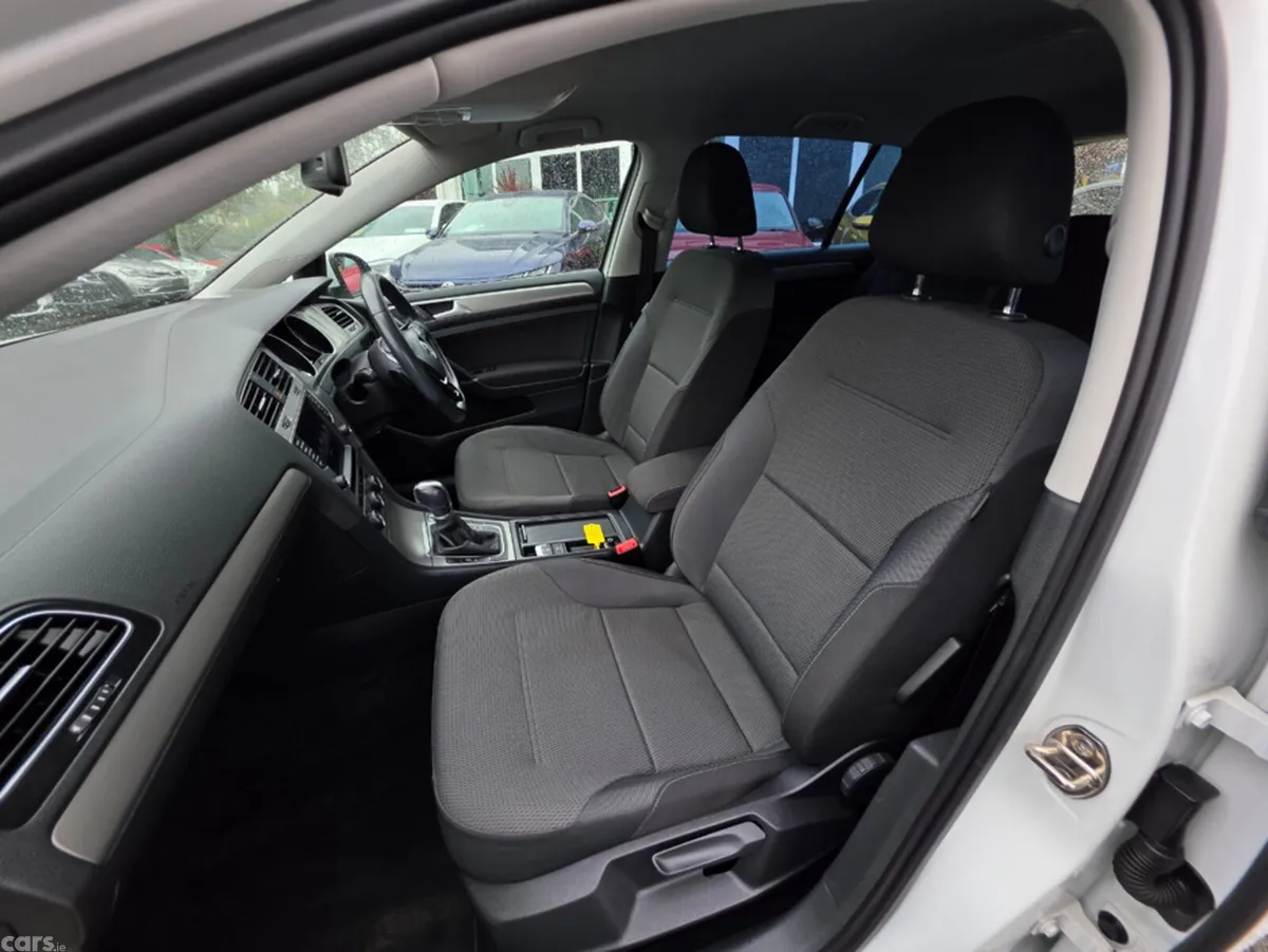 Volkswagen Golf Hatchback, Petrol, 2015, White