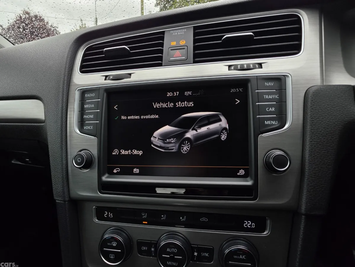 Volkswagen Golf Hatchback, Petrol, 2015, White