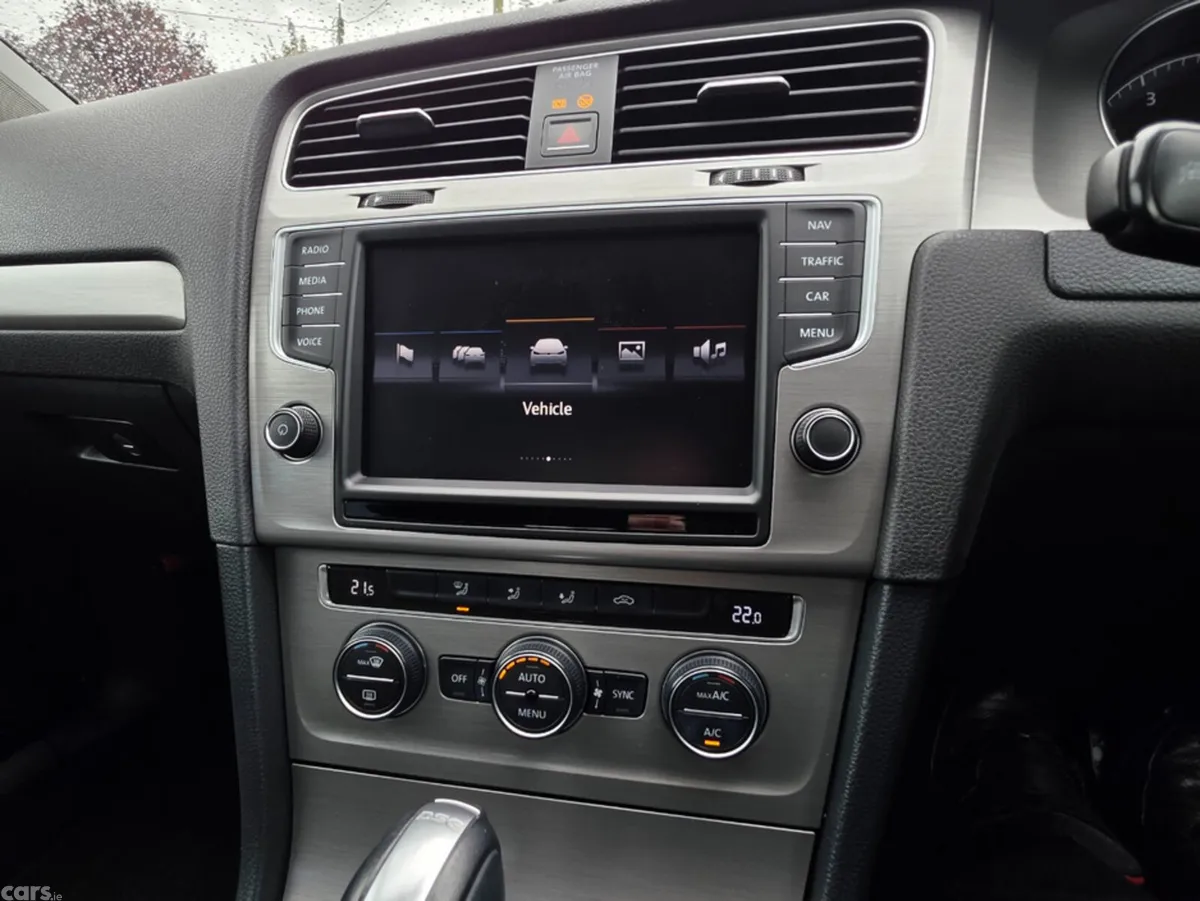 Volkswagen Golf Hatchback, Petrol, 2015, White