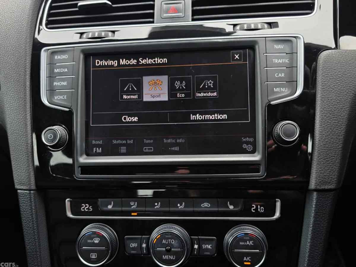 Volkswagen Golf Hatchback, Petrol, 2015, White