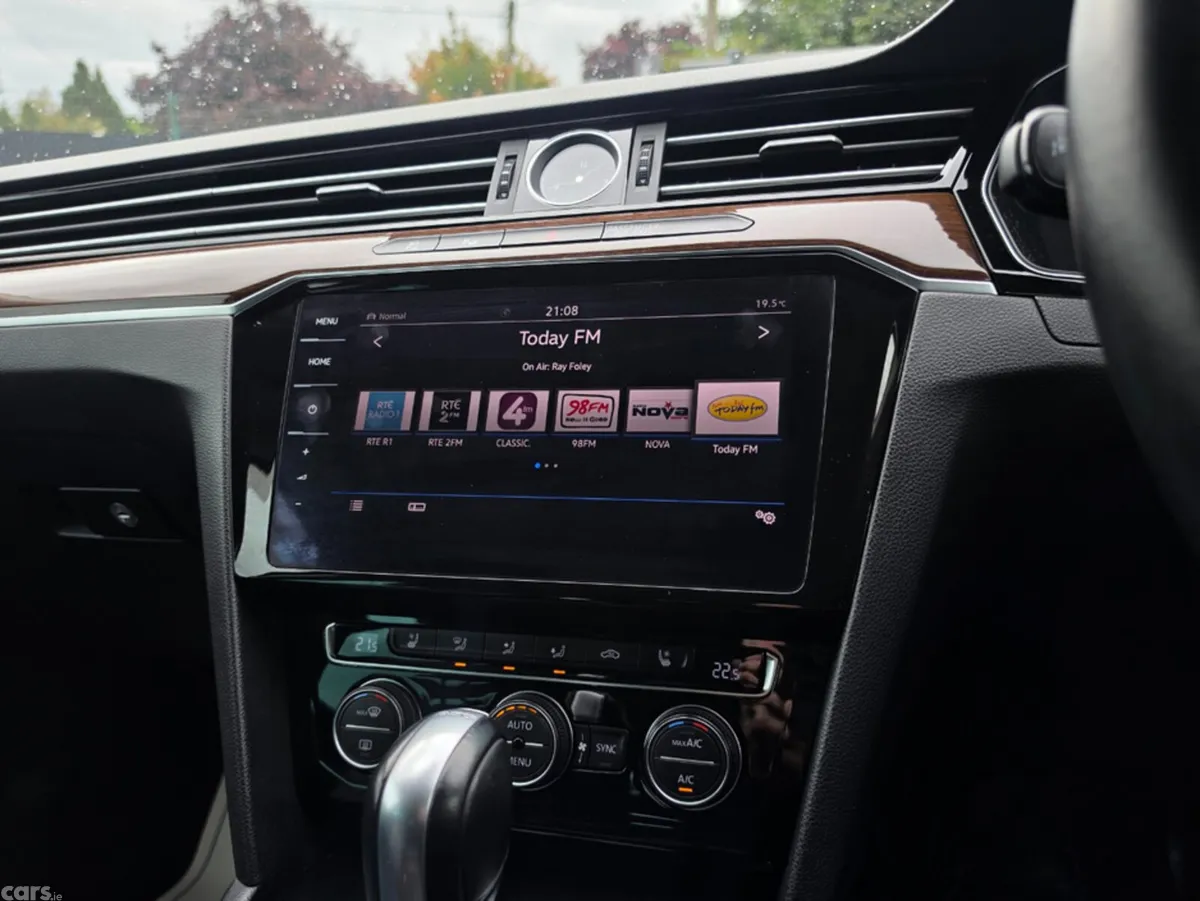Volkswagen Passat Saloon, Diesel, 2018, Grey