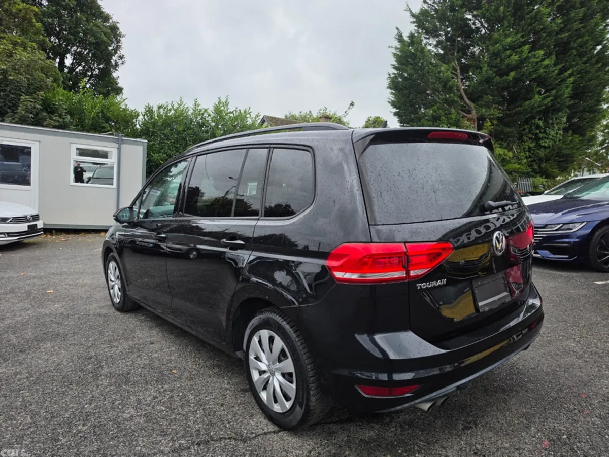 Volkswagen Touran MPV, Petrol, 2017, Black