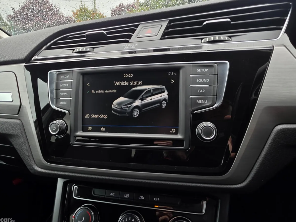 Volkswagen Touran MPV, Petrol, 2017, Black