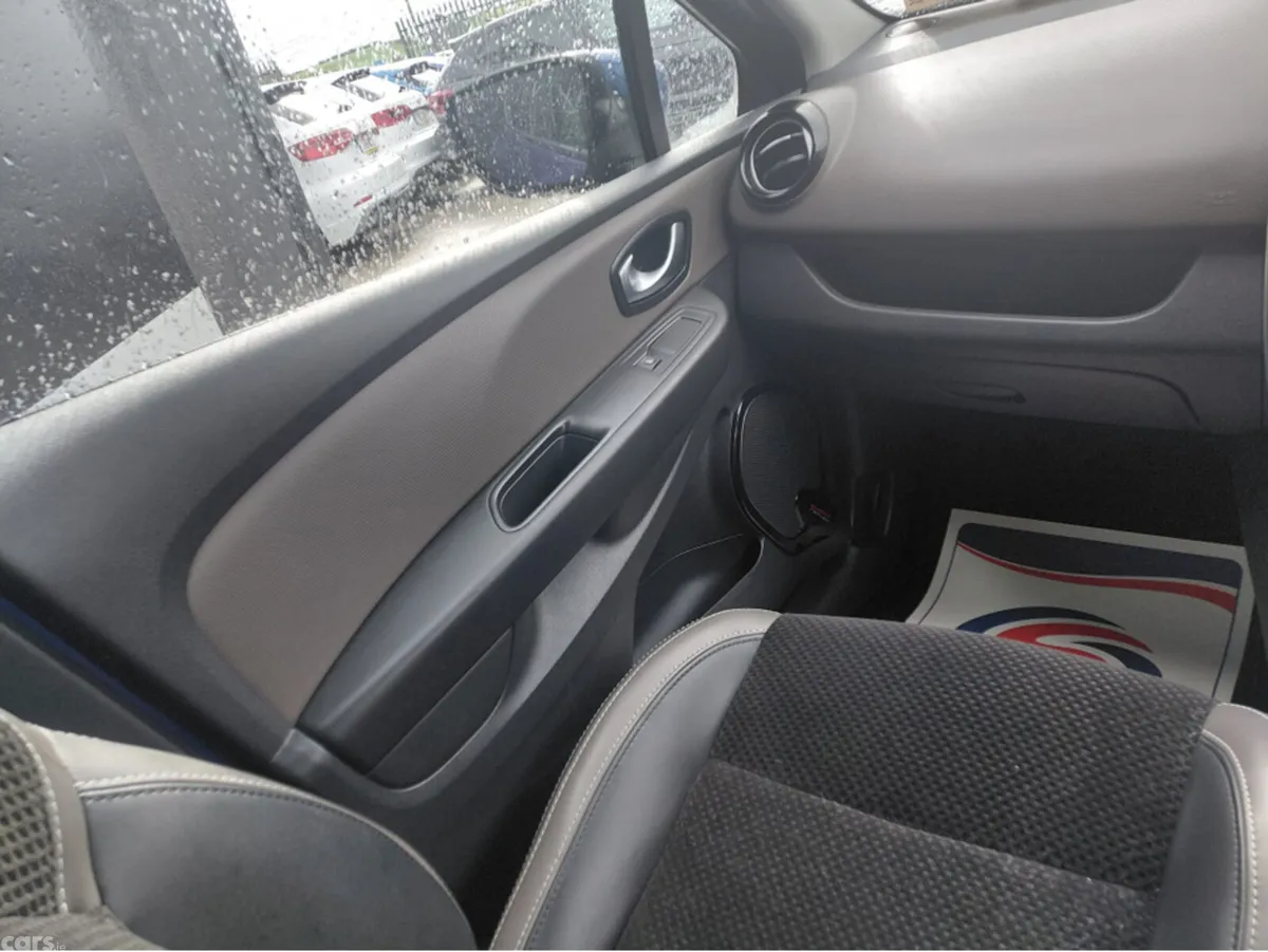 Renault Clio Hatchback, Petrol, 2017, Blue