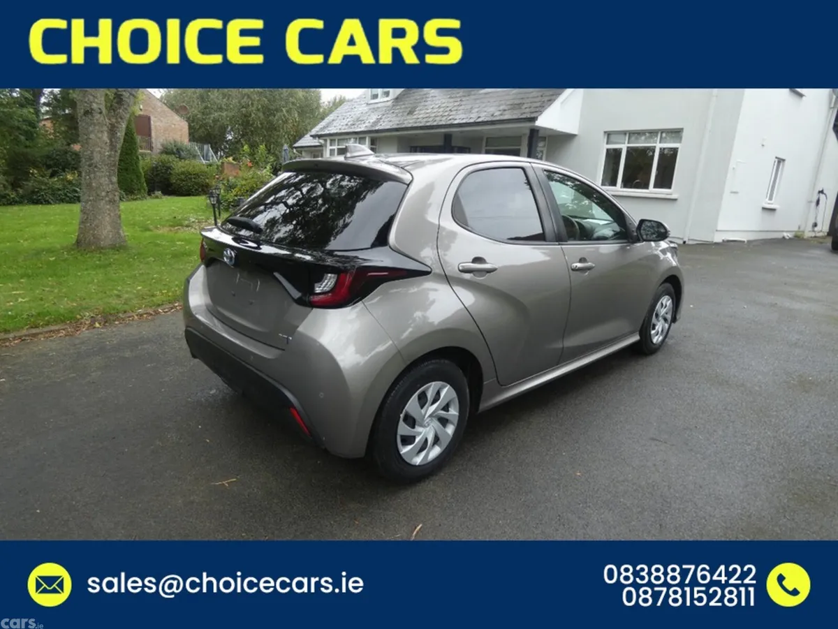 Toyota Yaris Hatchback, Petrol Hybrid, 2021, Bronze