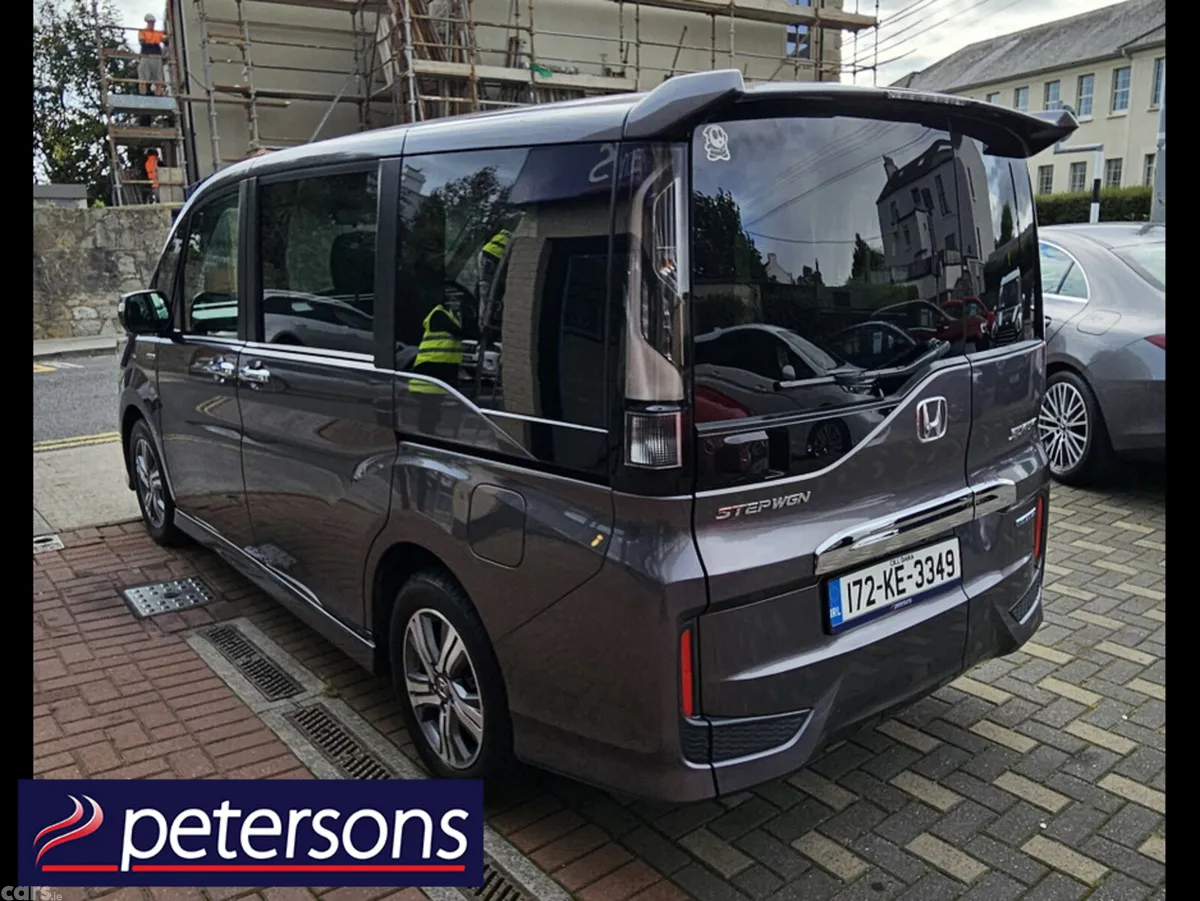 Honda Stepwagon MPV, Petrol Hybrid, 2017, Grey