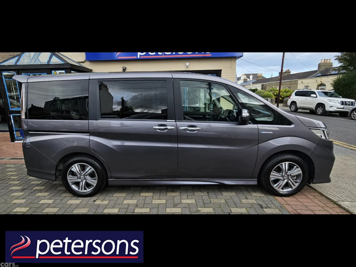 Honda Stepwagon MPV, Petrol Hybrid, 2017, Grey