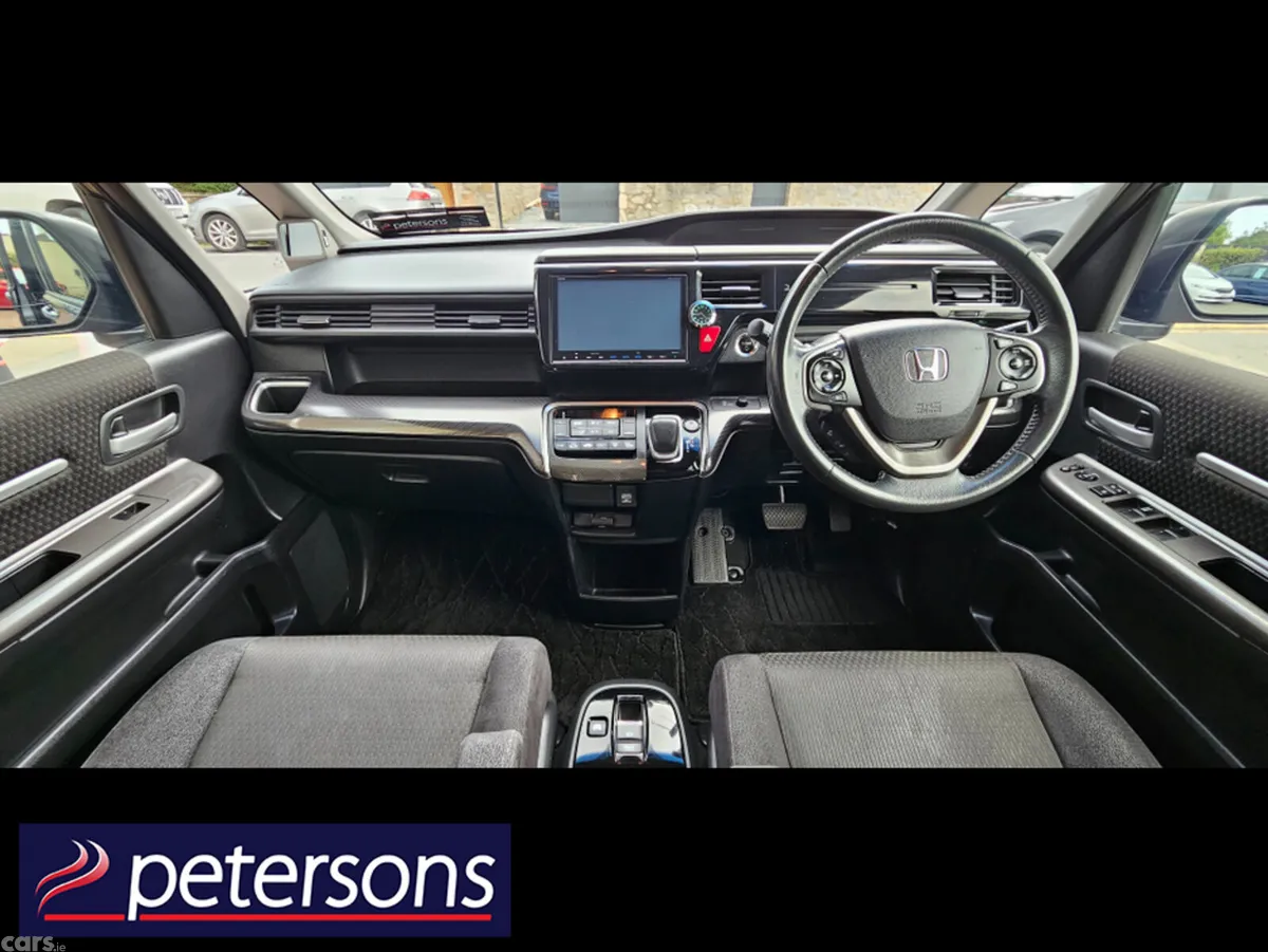 Honda Stepwagon MPV, Petrol Hybrid, 2017, Grey